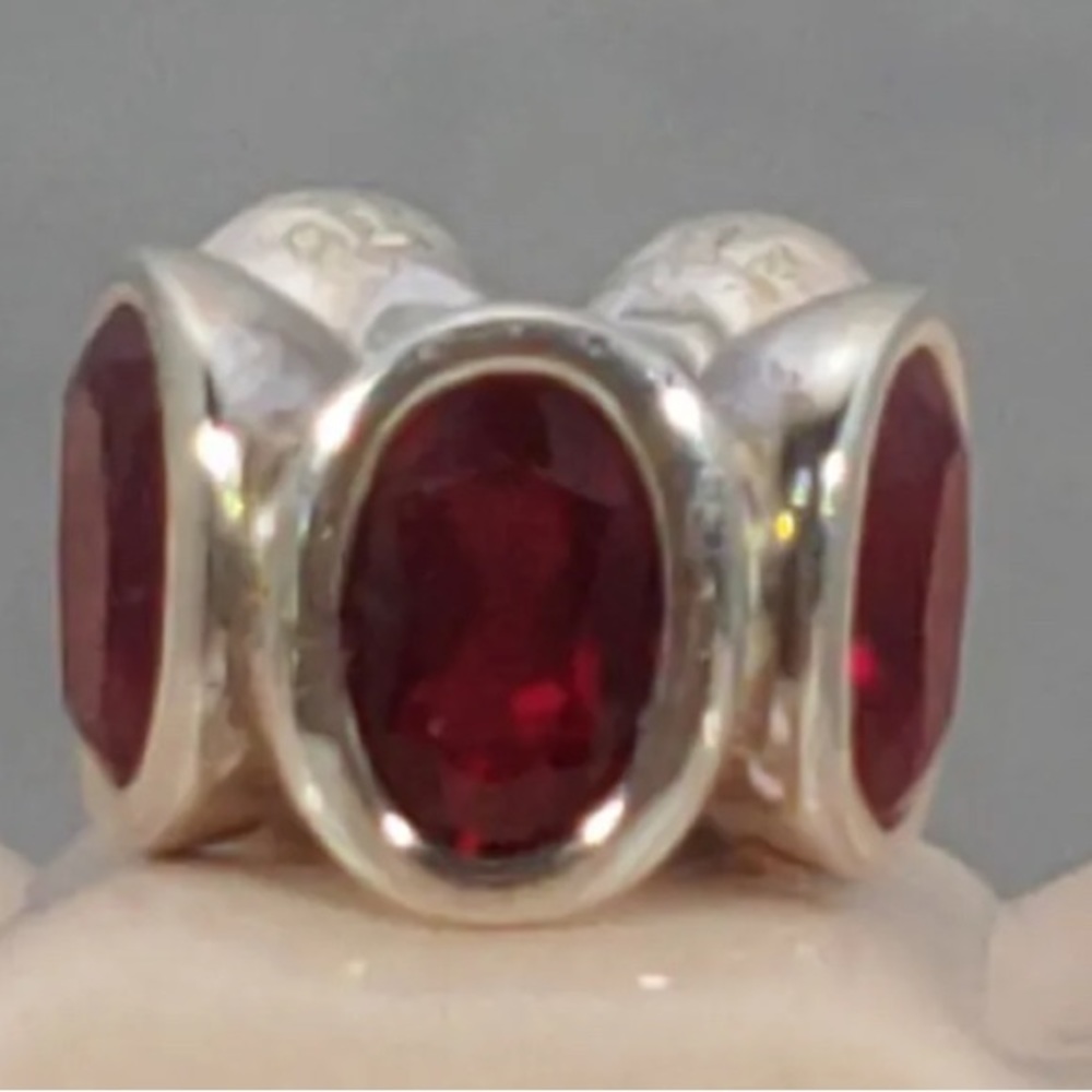 Pandora Oval Lights Red Excellent Condition Retired Hallmarked Authentic